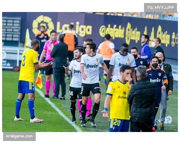 瓦伦西亚后卫科雷亚十字韧带伤缺，迪亚卡比携高空优势补位